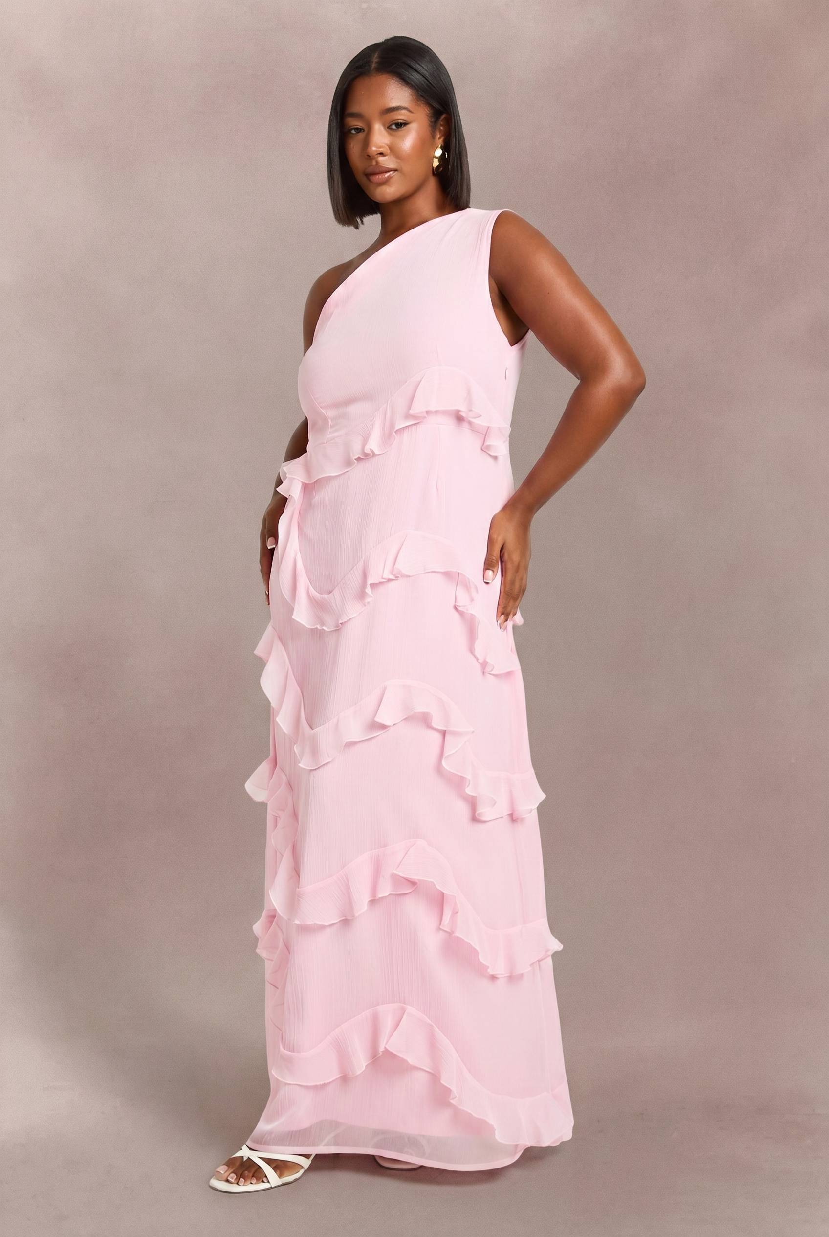 boohoo Robe Maxi Asymétrique En Mousseline Grande Taille
