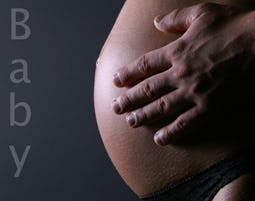 Babybauch-Fotoshooting bei Düsseldorf als Geschenk