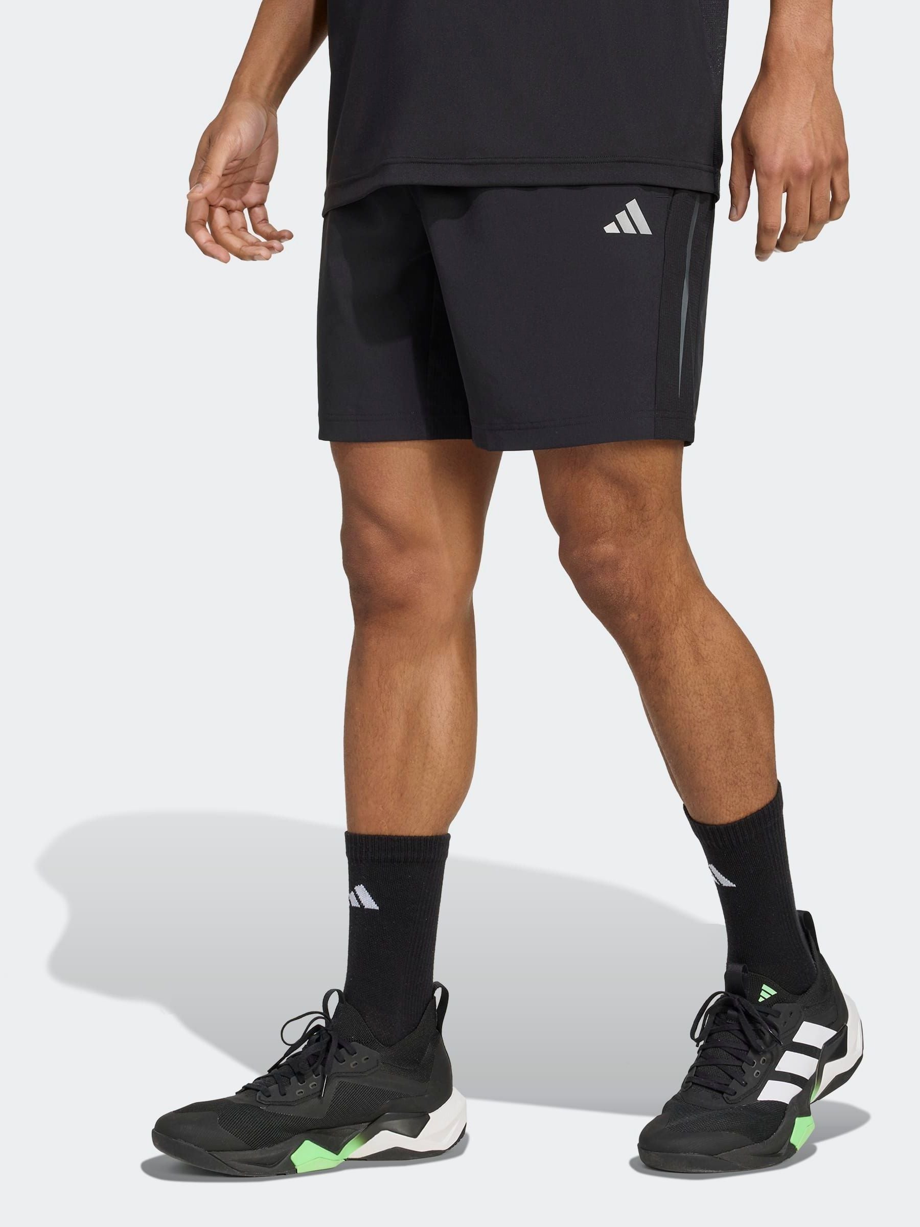 Zwart - adidas Tech Apparel Shorts