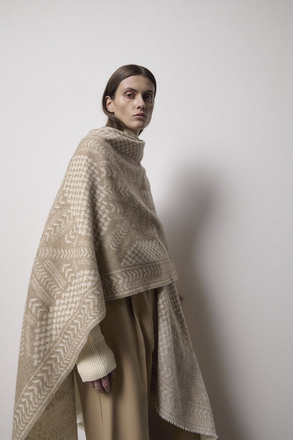 Lala Berlin Poncho Pineo Heritage star sand
