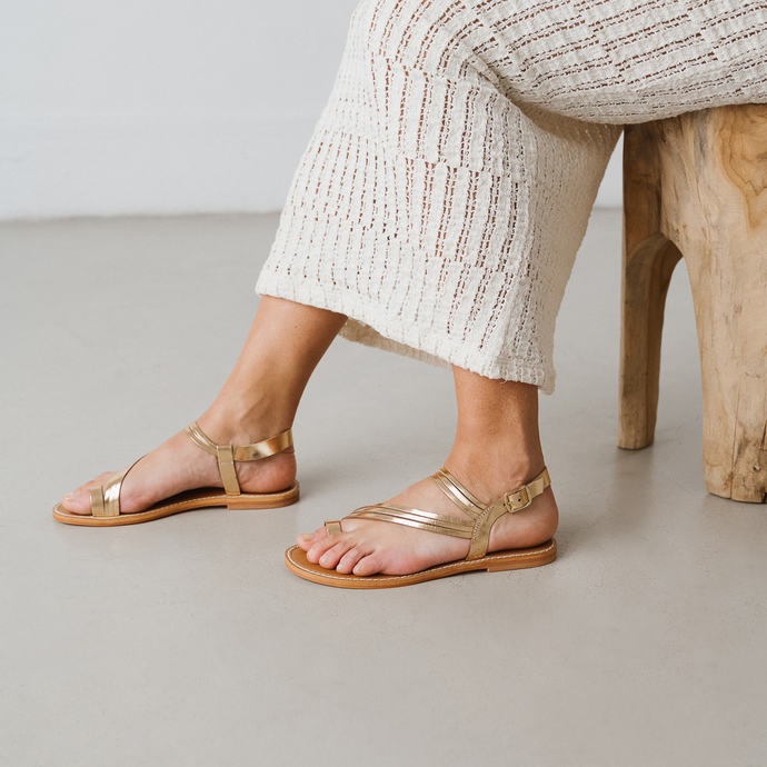 Sandales à brides  en cuir métallisé or