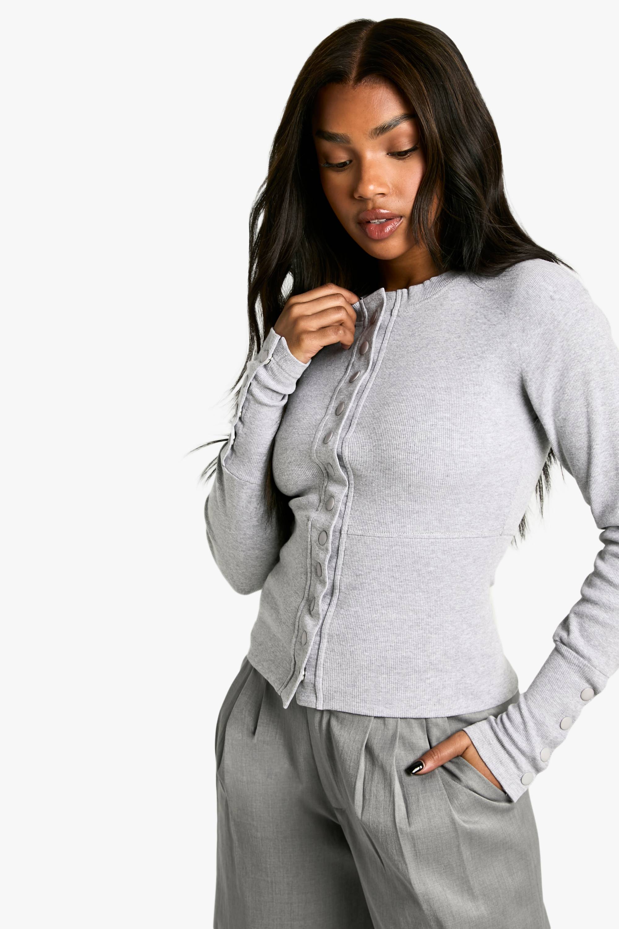 boohoo Top à manches longues côtelé à boutons-pression et taille cintrée