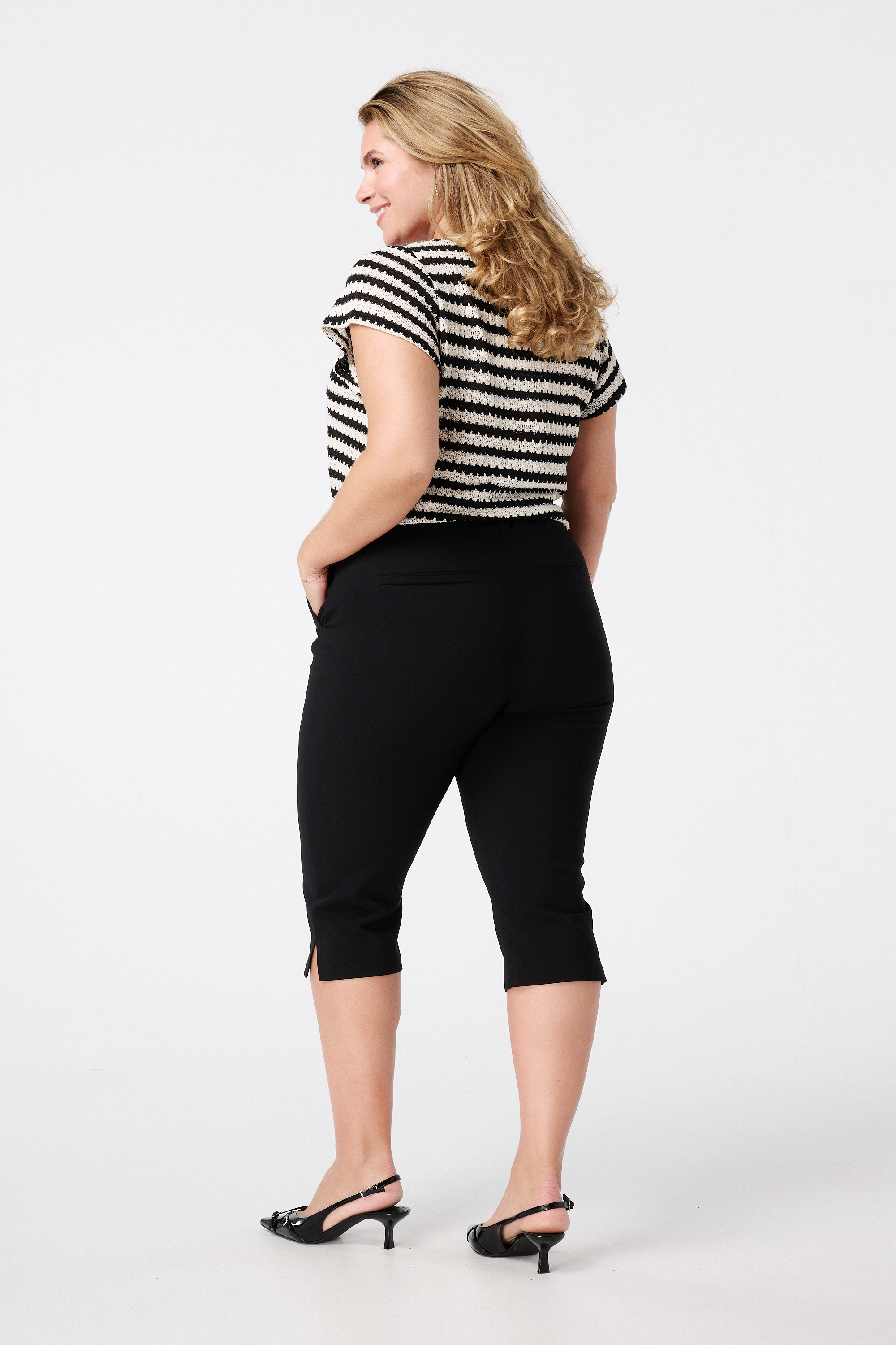 Capri pantalon met split Zwart