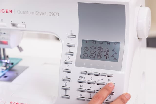 Singer quantum stylist 9960