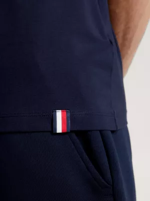 Camiseta com estampa esportiva