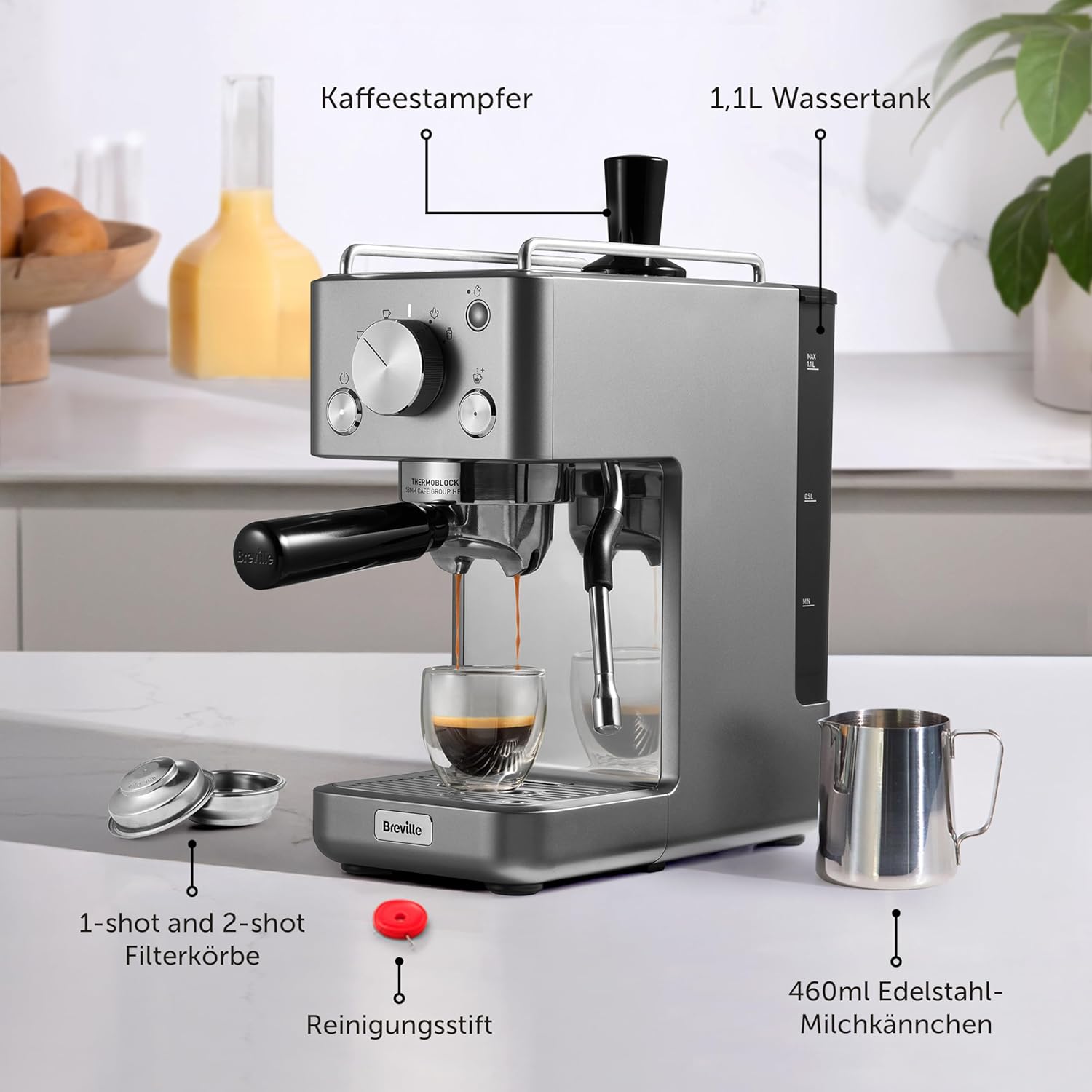 Breville Barista-Espressomaschine „Slimline | integrierter Milchaufschäumer | kompakte Kaffeemaschine für Cappuccinos, Lattes und mehr | 15-bar-Pumpe | Silber [VCF185X]