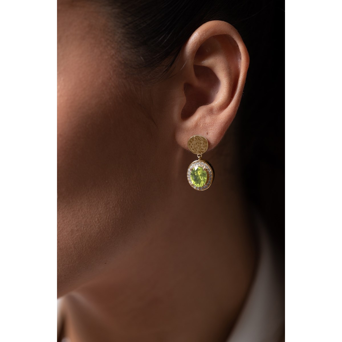 Boucles d'oreilles pendantes VICTORIA en Plaqué Or avec pierre synthétique vert