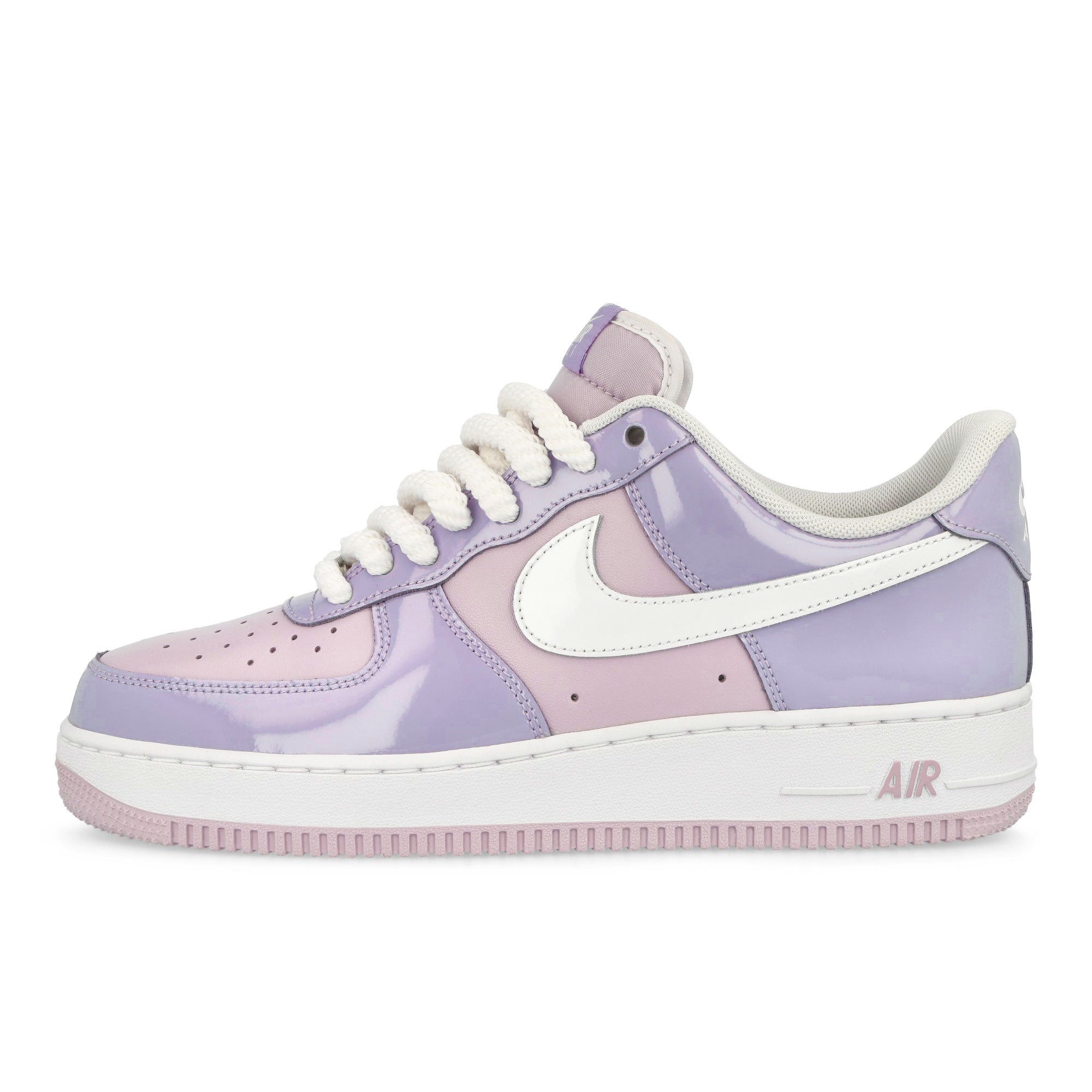 Nike<br>Air Force 1 '07 LV8