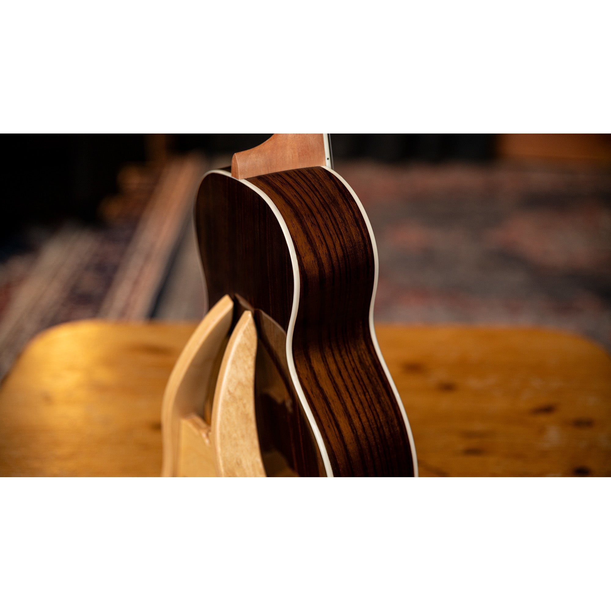Ortega Ghost Series RUGH-BKT tenor ukelele met gigbag