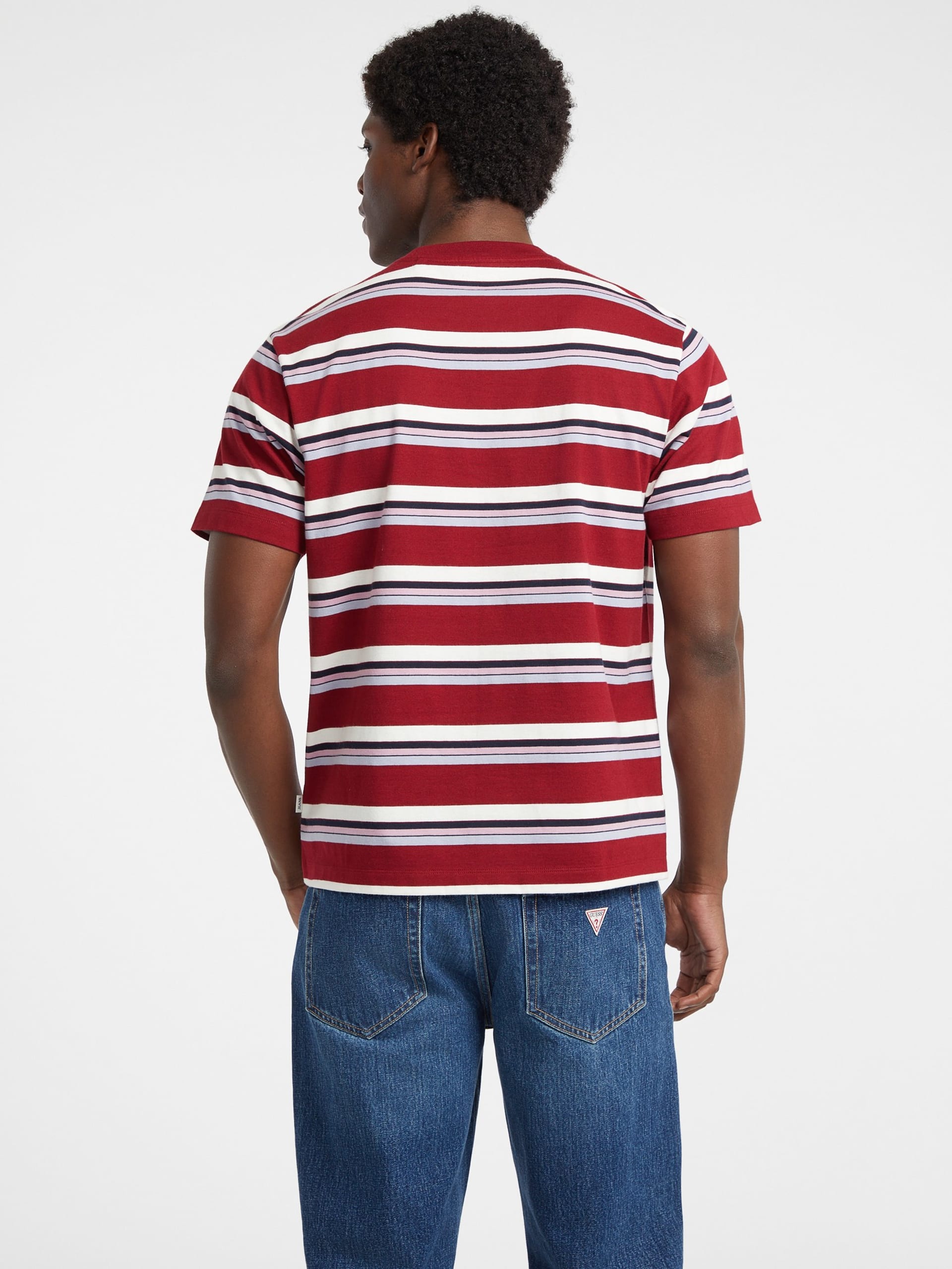 Camiseta regular com listras e logotipo bordado