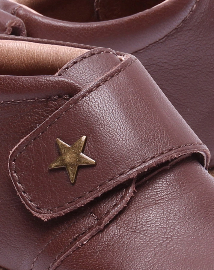 Hausschuhe STAR mit Klettverschluss in braun