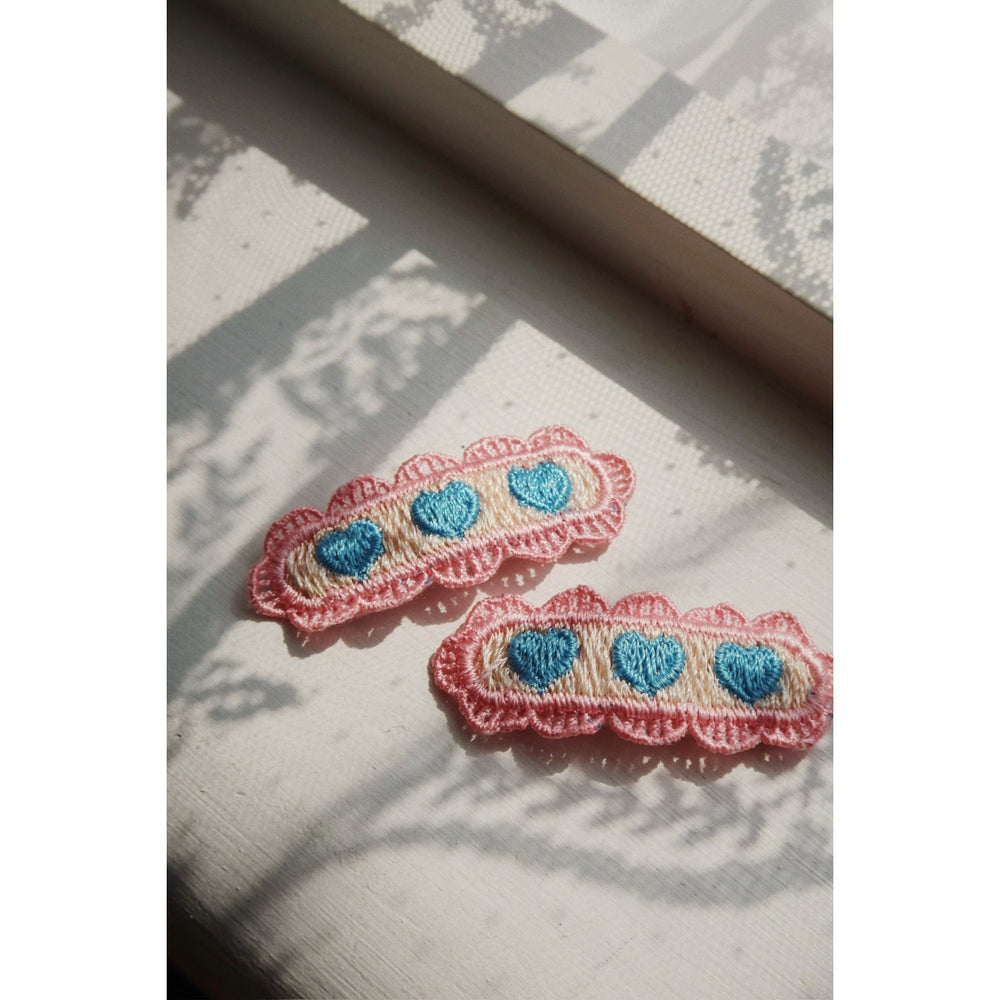 Køb Konges Sløjd Buttercream 2 Pak Heart Embroidery Hårspænder