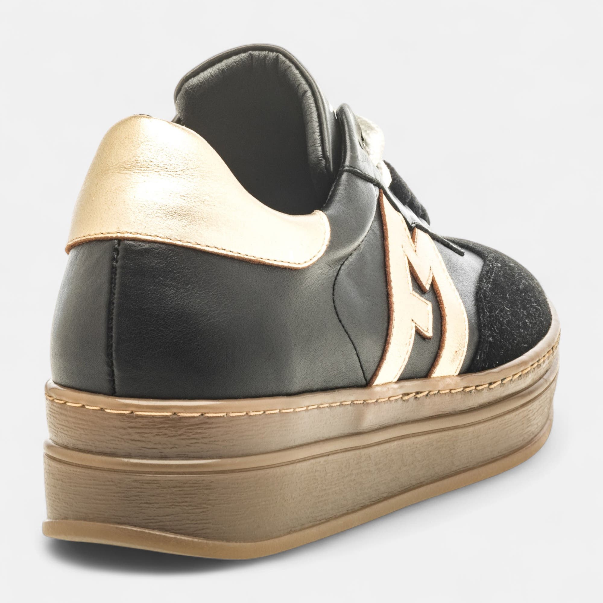 Baskets basses Femme en cuir noir
