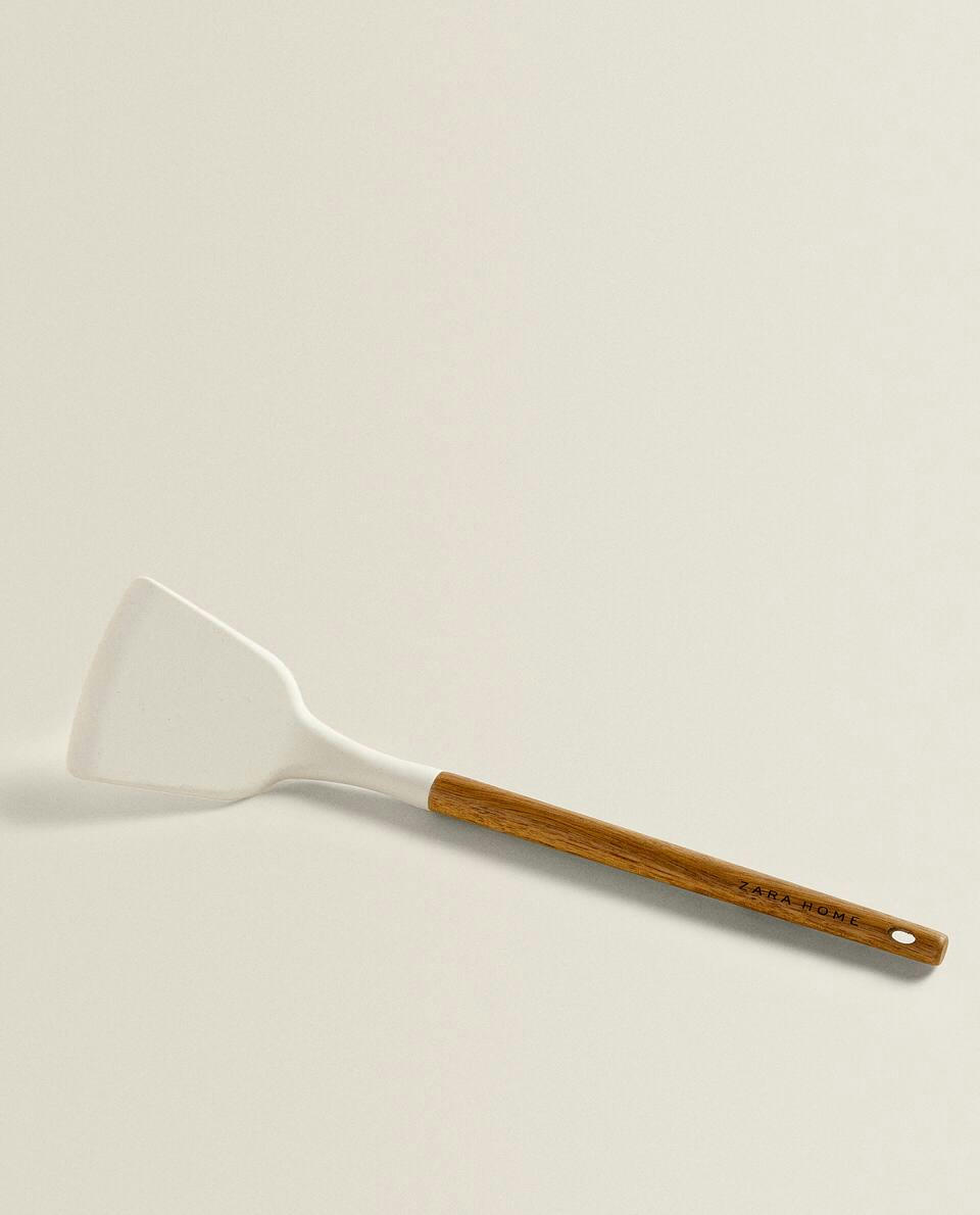 ESPÁTULA DE SILICONE E MADEIRA