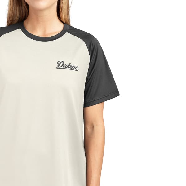 Bons plans textile été DAKINE WOMEN'S SYNCLINE S/S JERSEY JERSEY SURF WHITE