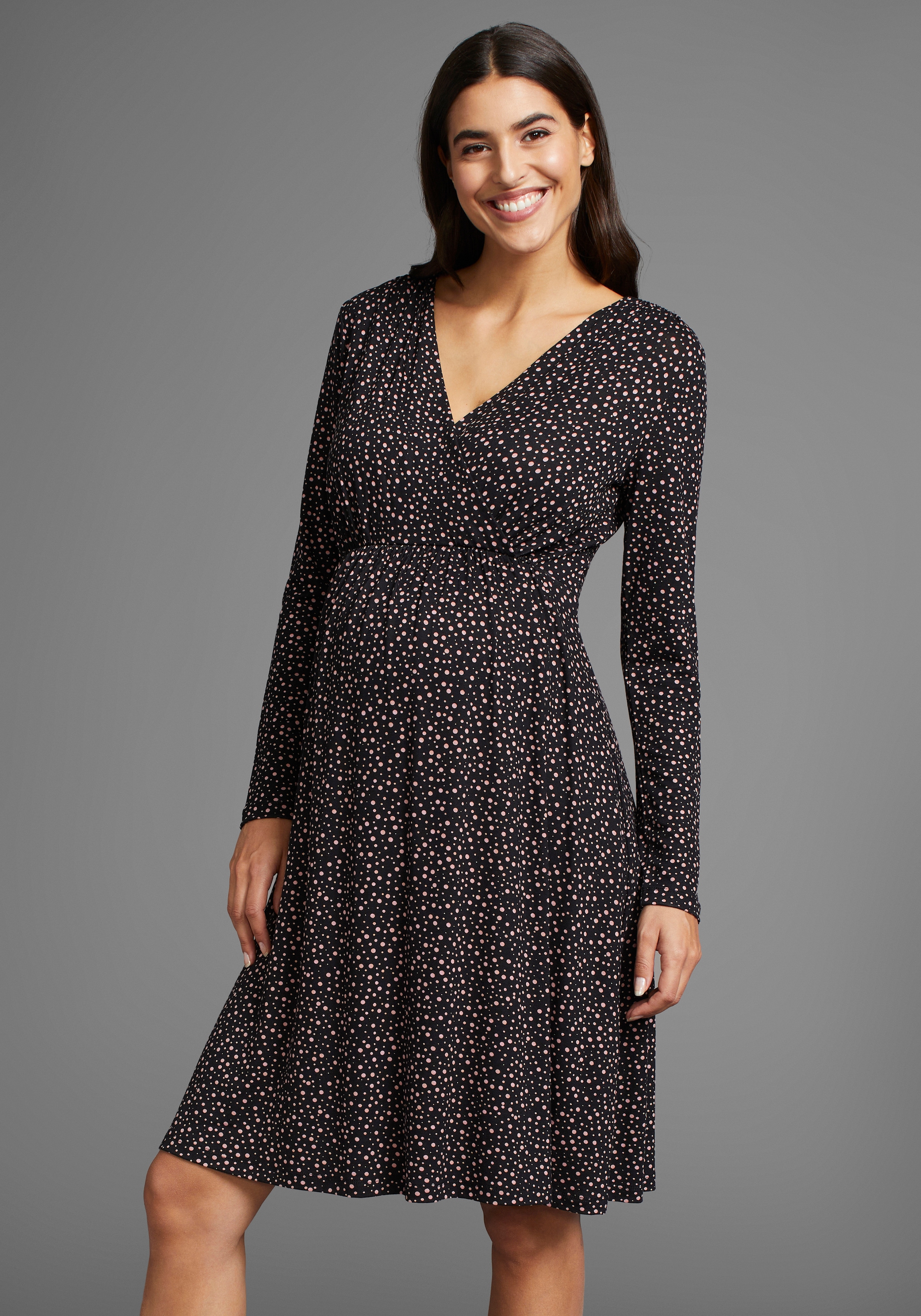 Neun Monate Umstandskleid », Für Schwangerschaft und Stillzeit« , Stillkleid in fliessender Form und mit Punktemuster