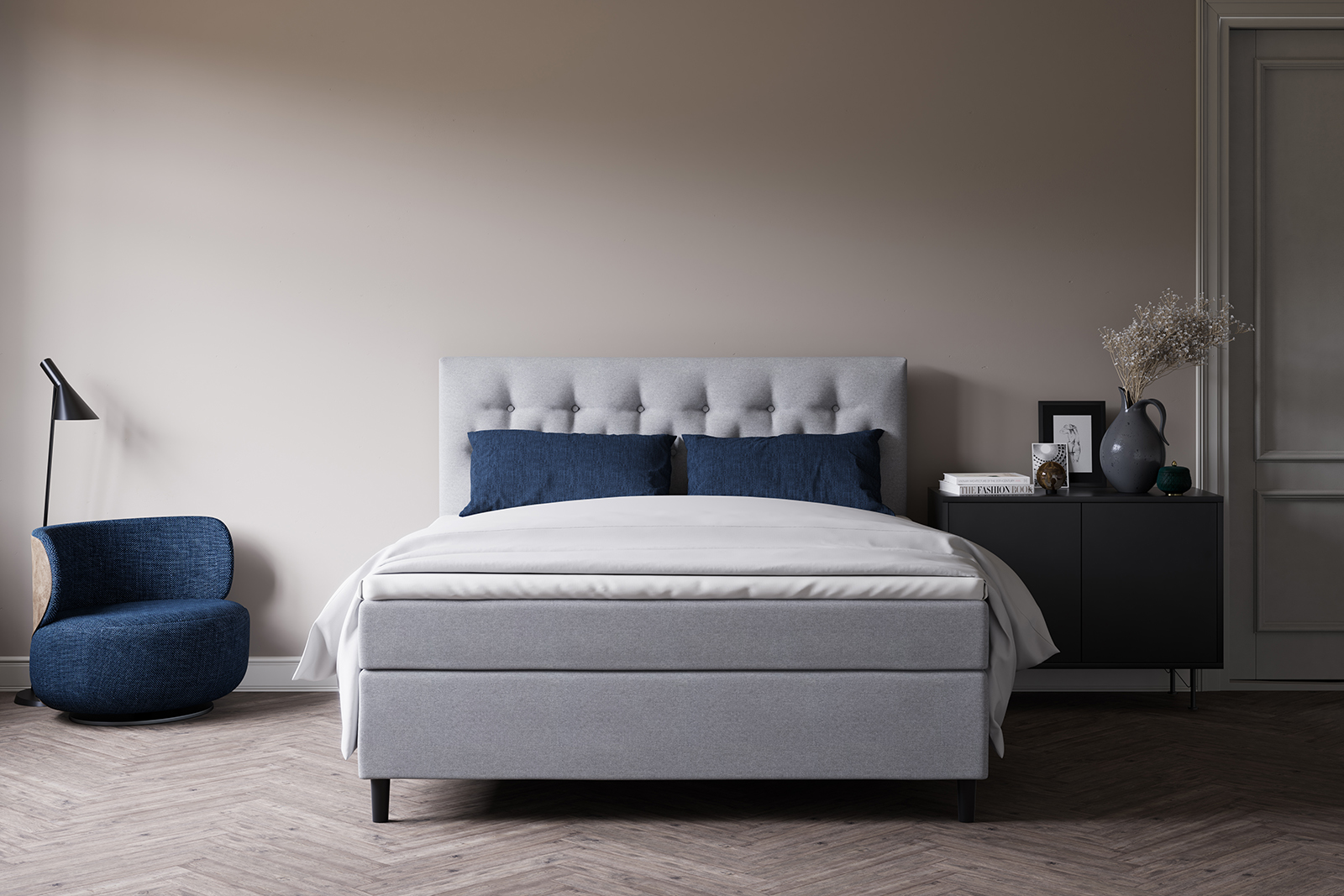 SL10 kontinentalseng Tekstil Moon 53 i 180x210 cm. Medium/Ekstra Fast komfort m/Premium latex overmadrass og Round black ben 13 cm med støtteben. Uten hodegavl.