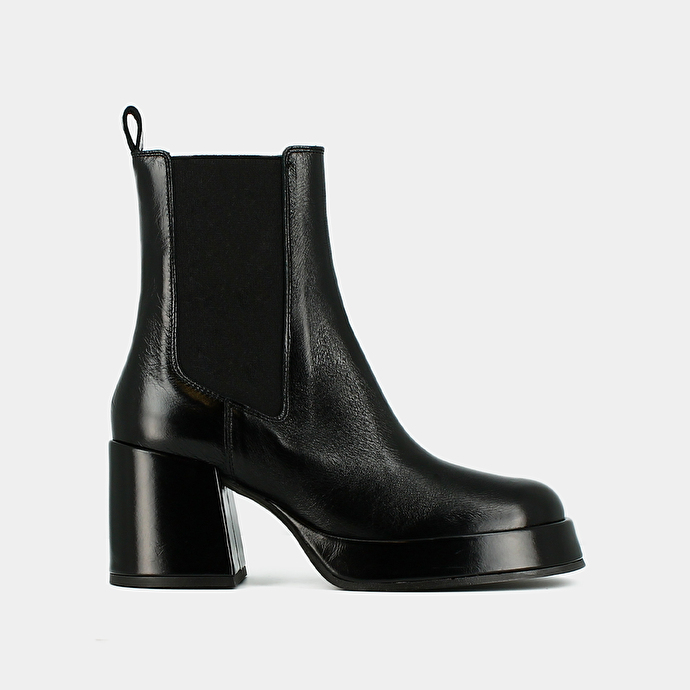 Bottines à plateformes et bouts carrés  en cuir vielli noir