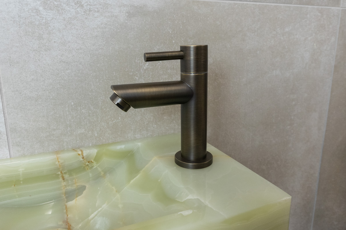 Saniclear Green Onyx fonteinset met rechte kraan in verouderd messing