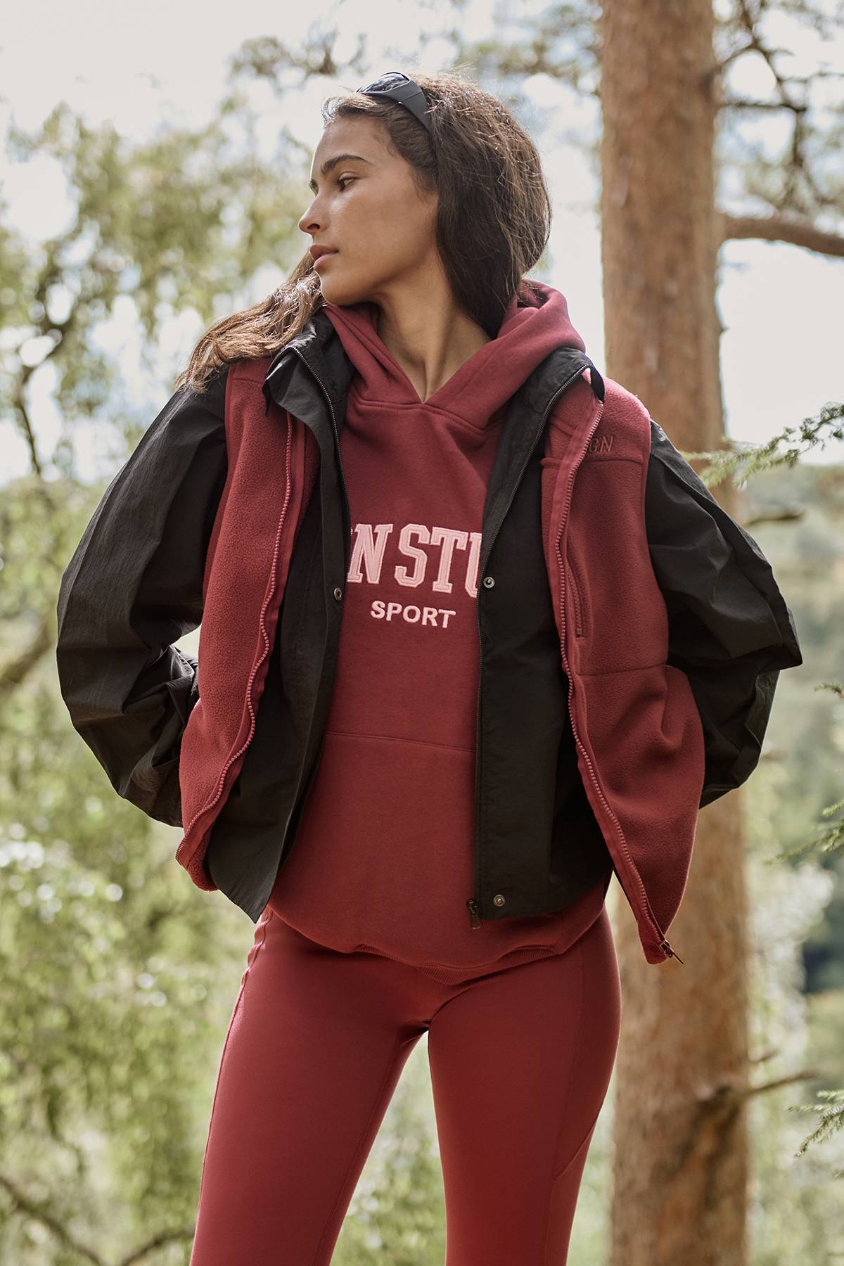 Gilet DSGN Studio Sport en Polaire avec Détails de Poches