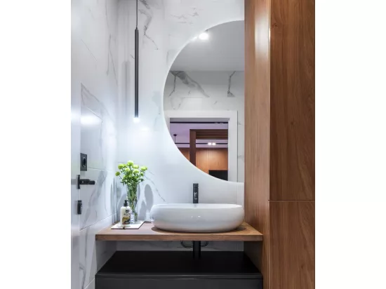 Beau Grand Miroir LED Demi-Rond pour Chambre 100cm - lumière froide