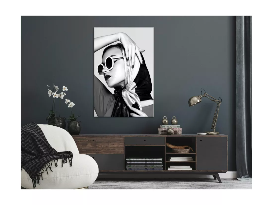 Tableau Stylish Lady Vertical - 60 x 90 cm