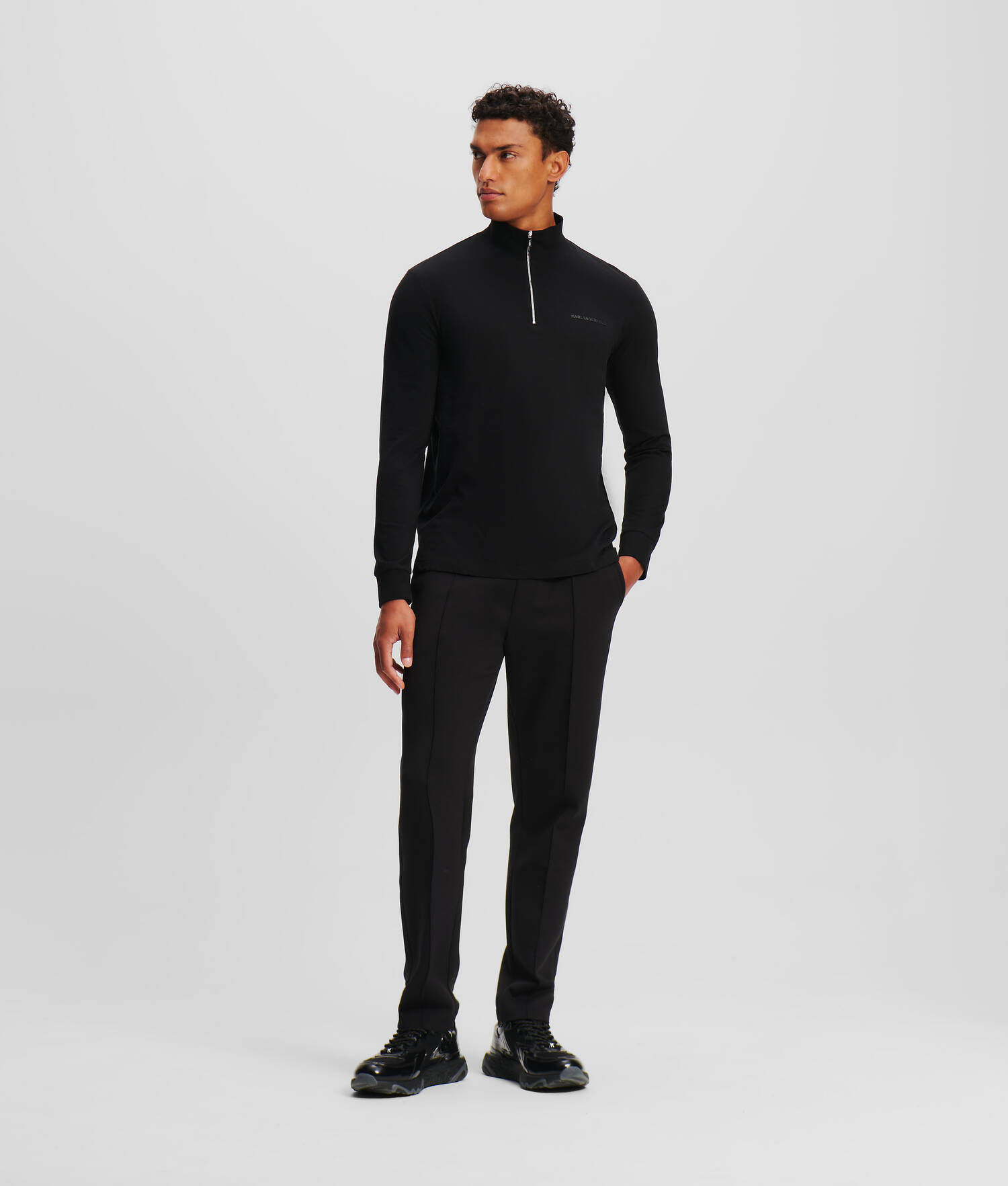POLO À FERMETURE ZIPPÉE ET MANCHES LONGUES