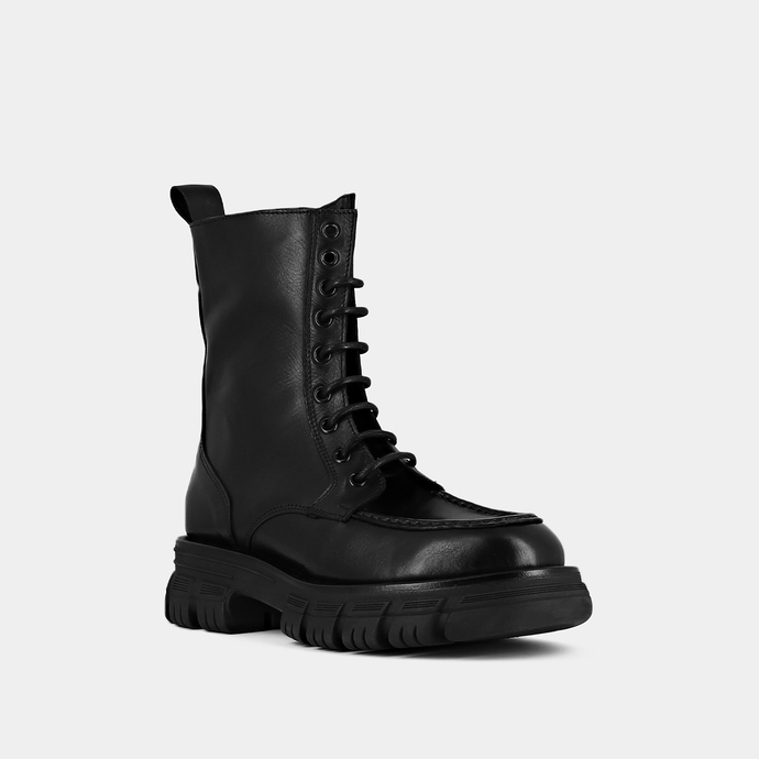 Boots à lacets et semelles épaisses  en cuir noir