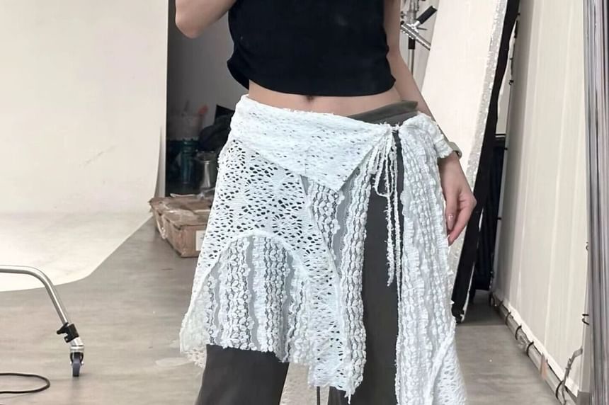Sosana - Asymmetrische minirok met lage taille en strikceintuur
