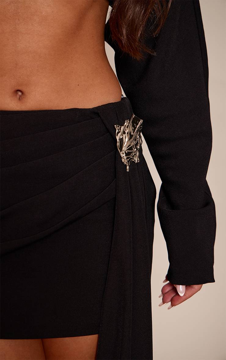 Noir Ensemble Jupe Courte Premium En Tissu Tissé Avec Détail De Drapé Décoratif