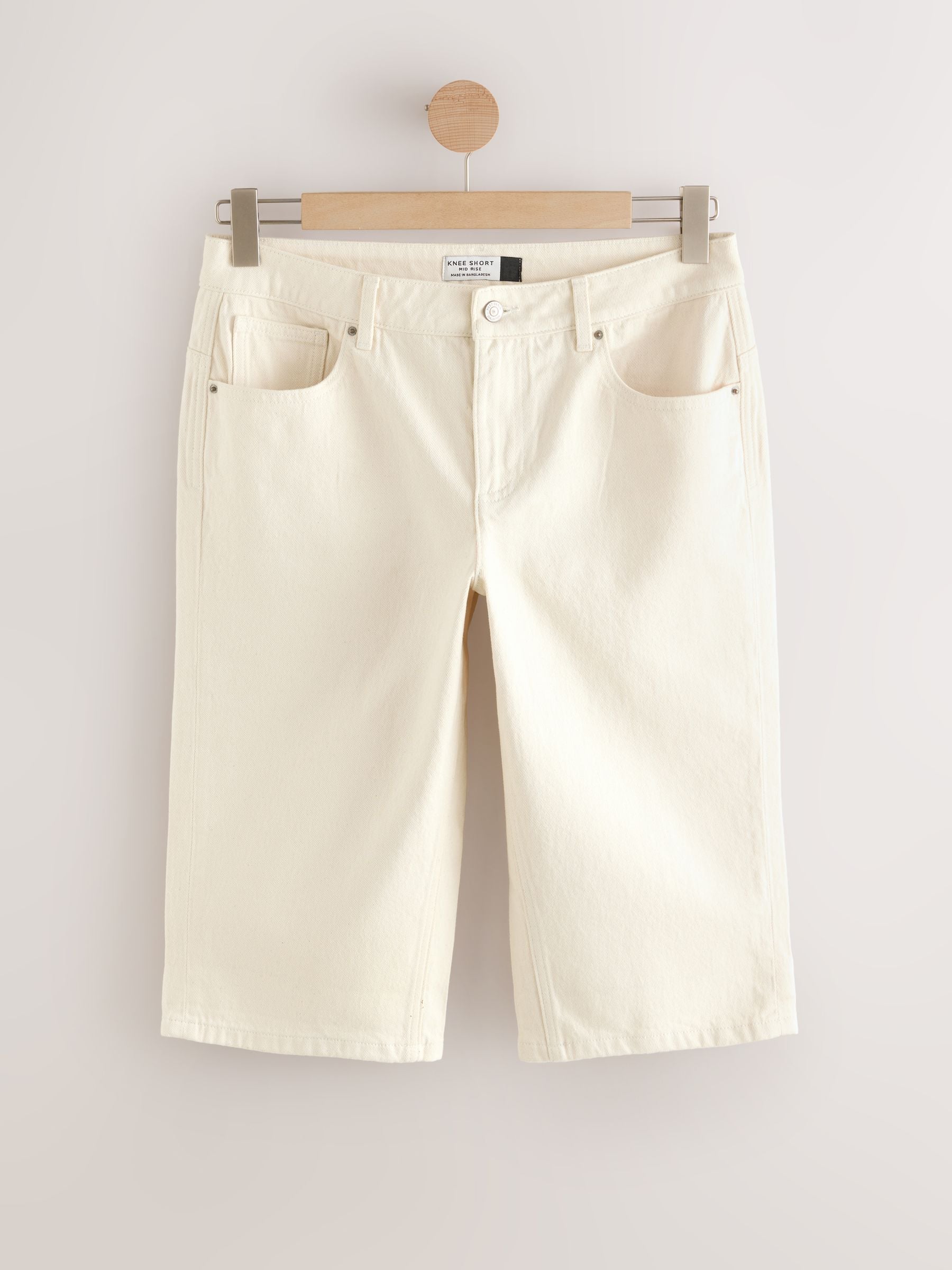 Ecru - Knielange Bermuda denim shorts