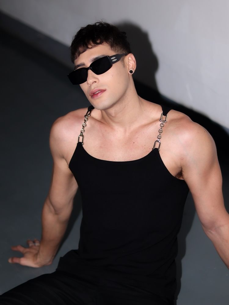 Bjorn - Tanktop met kettingbandjes en effen breisel