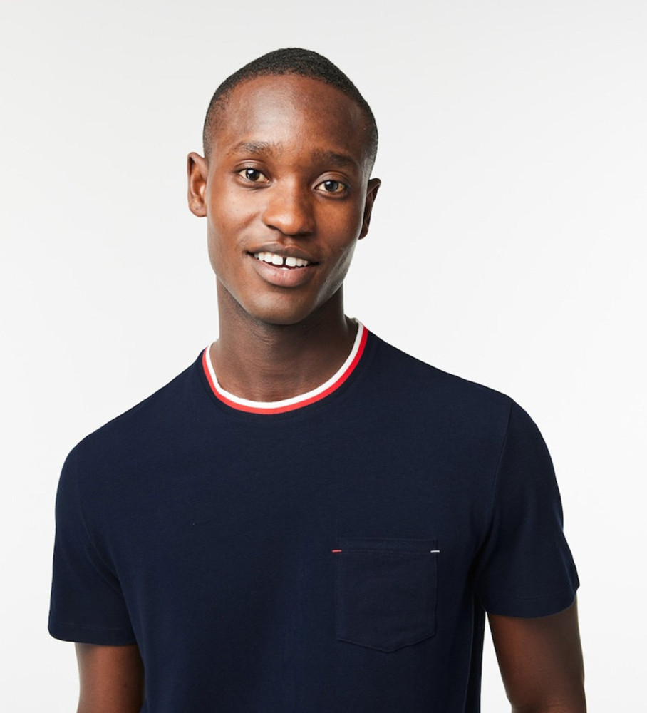 Camiseta de pijama Lacoste azul marinho com gola contrastante