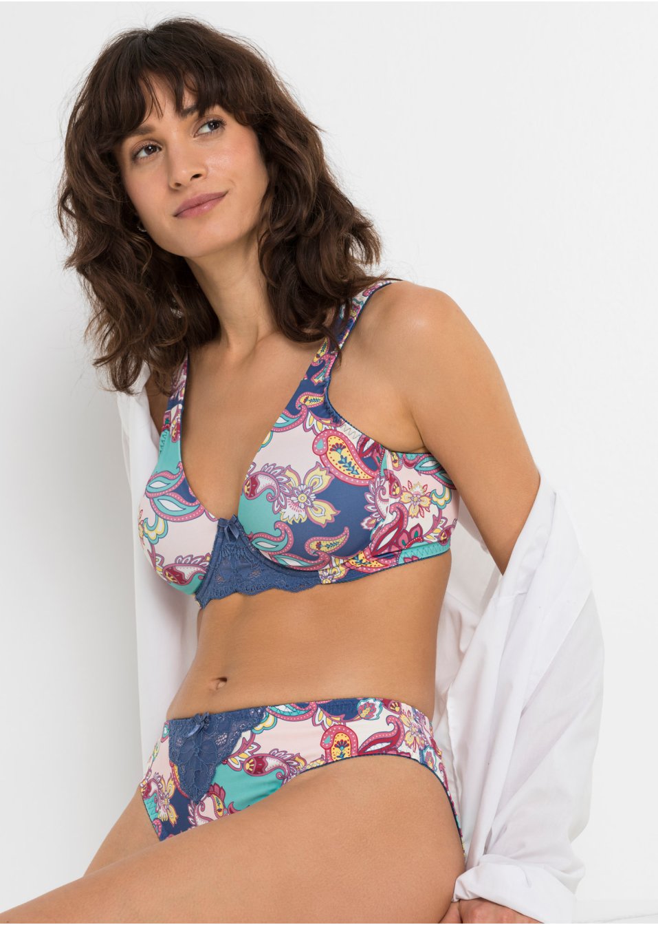 Soutien-gorge moulé à armatures