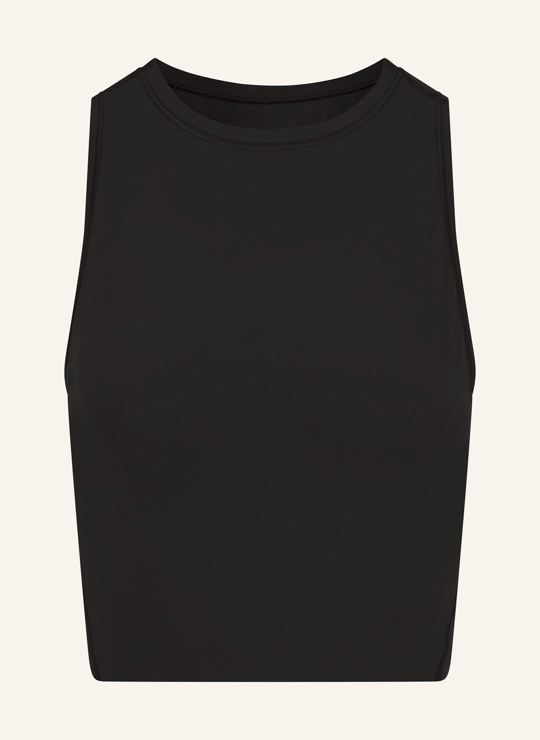 On Cropped-Top STUDIO