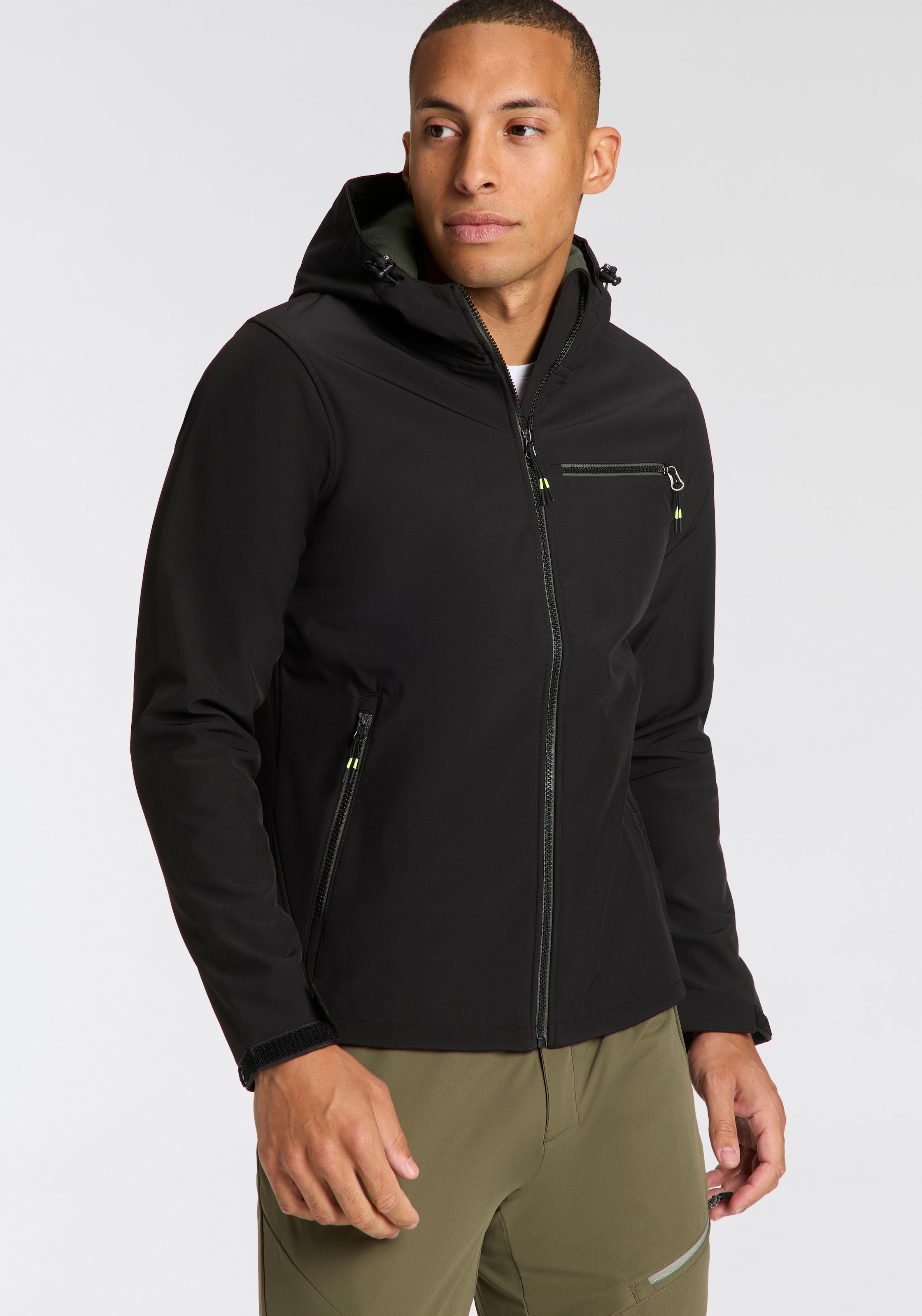Killtec Softshelljacke mit Kapuze wärmend & wind- & wasserabweisend, Übergangsjacke