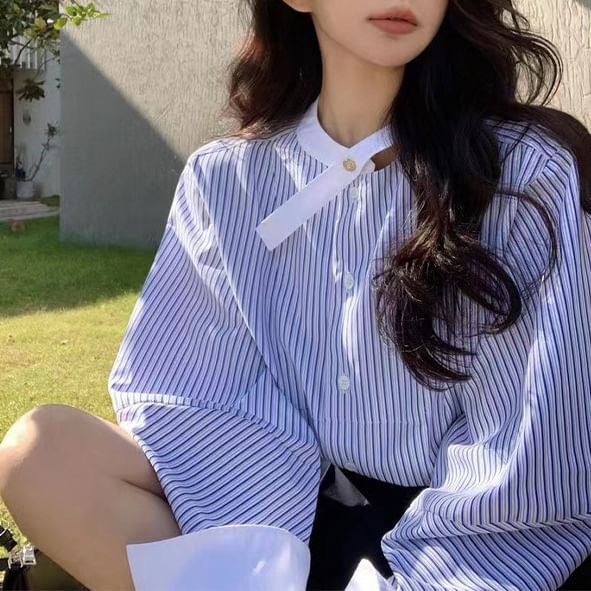 Arroba - Blouse met lange mouwen, opstaande kraag, contrasterende strepen en uitsparingen en knopen