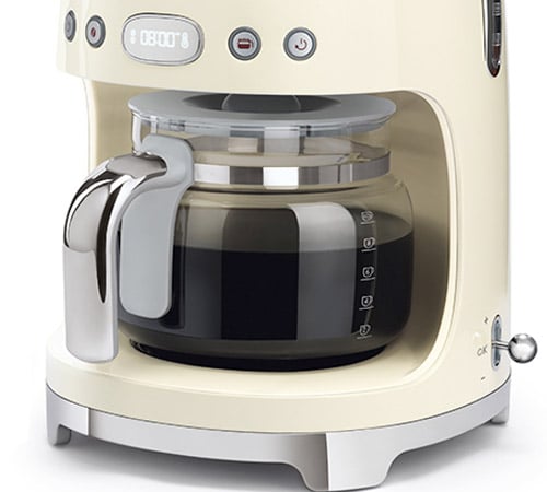 Cafetière SMEG filtre programmable rouge DCF02RDEU  + offre cadeaux