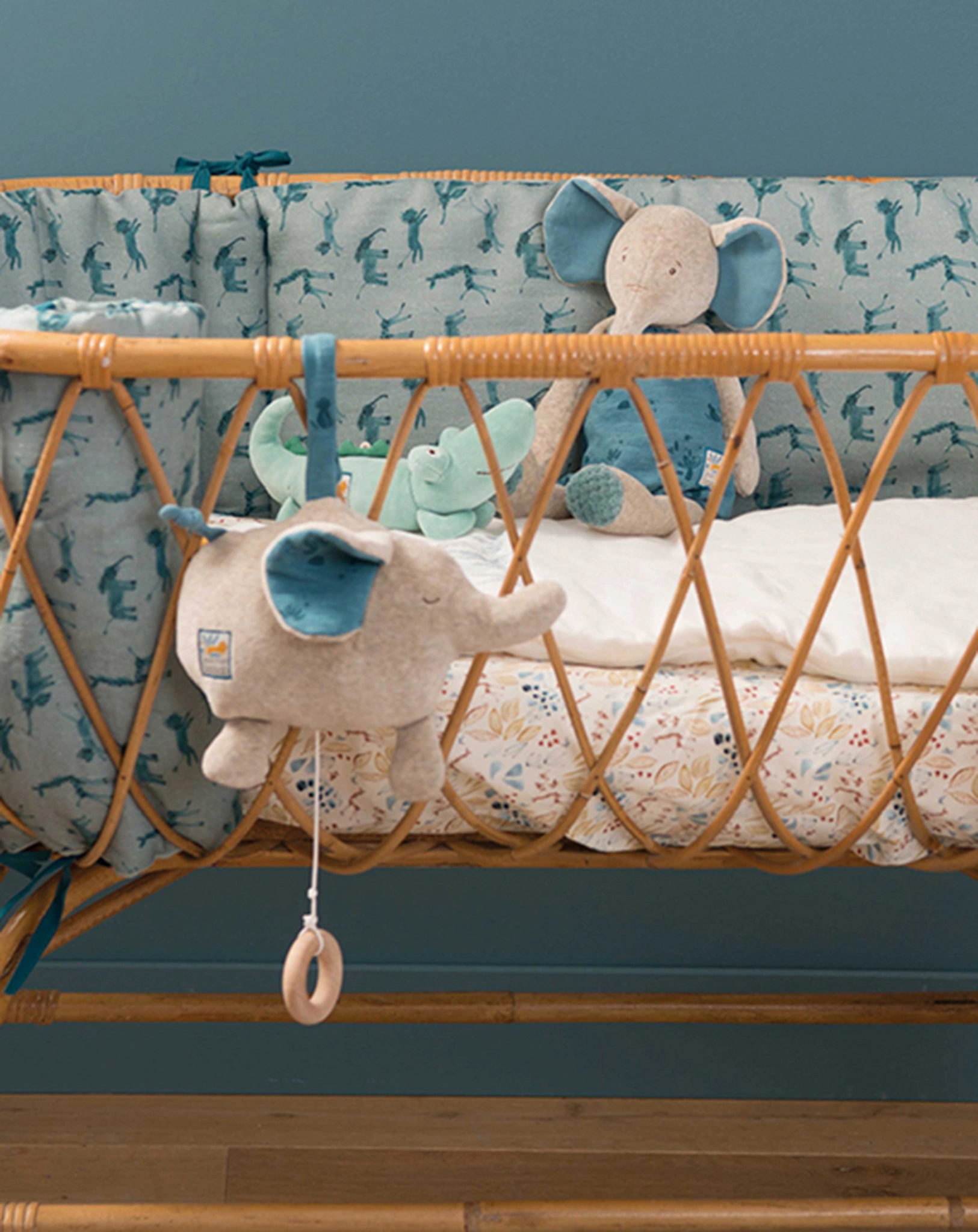 Spieluhr ELEFANT (23cm) in beige/blau