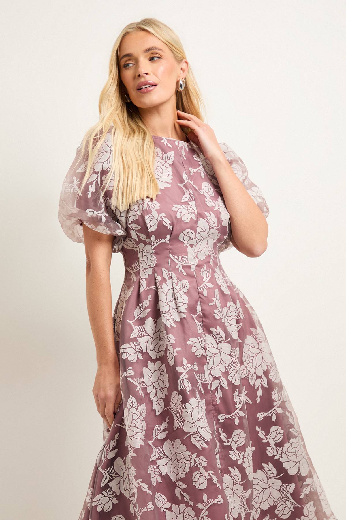 Wallis Robe Midi à Manches Bouffantes et Motif Floral Dévoré Petite Taille