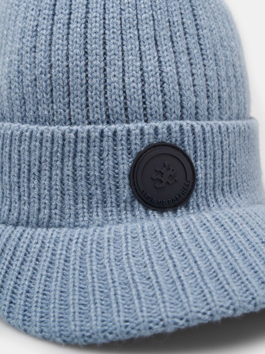 Gorro canelado com pala