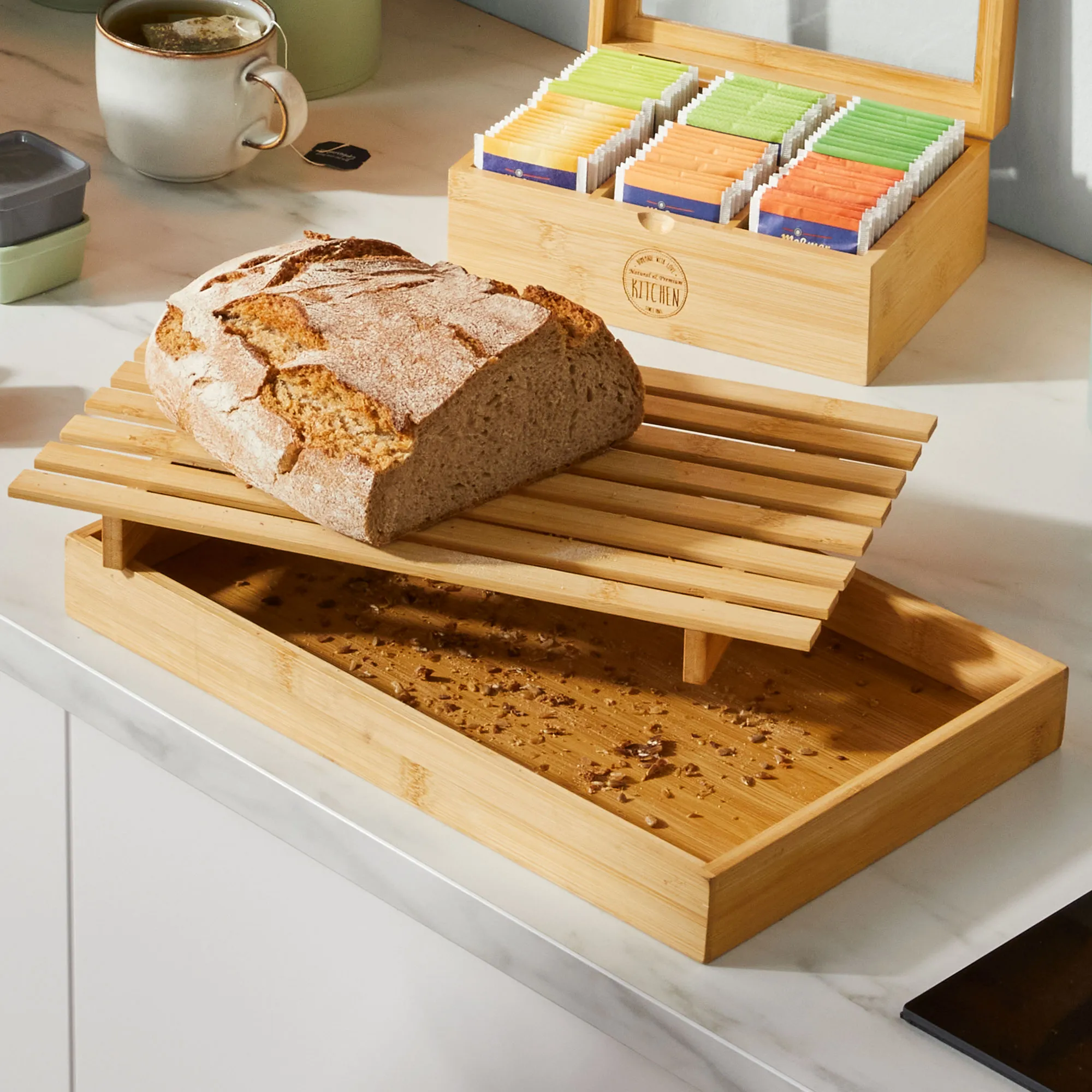 Brotschneidebrett aus Bambus, ca. 38x23x4cm