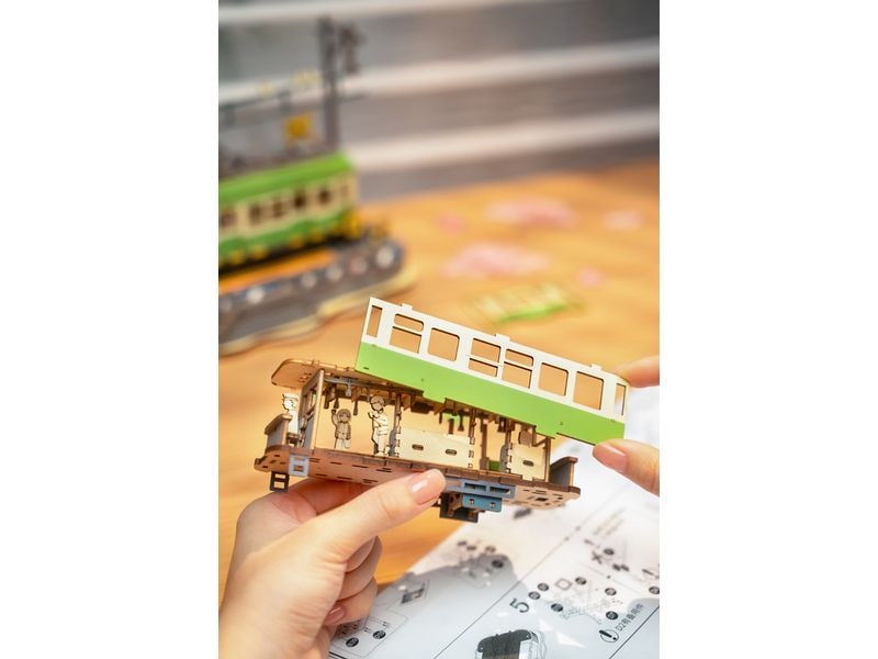 RoboTime Bausatz Sakura Journey 223-teilig 3D-Puzzle aus lasergeschnittenen Holzteilen