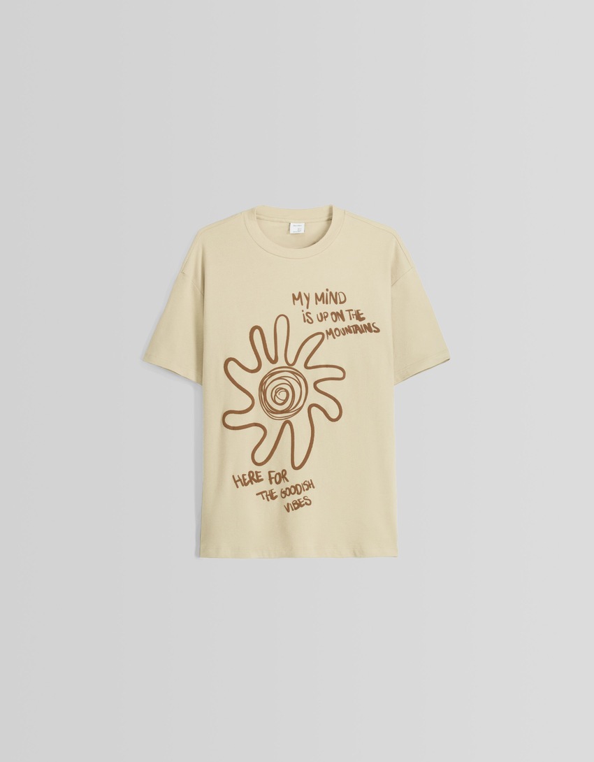 Camiseta de manga curta com estampa floral rústica e modelagem quadrada