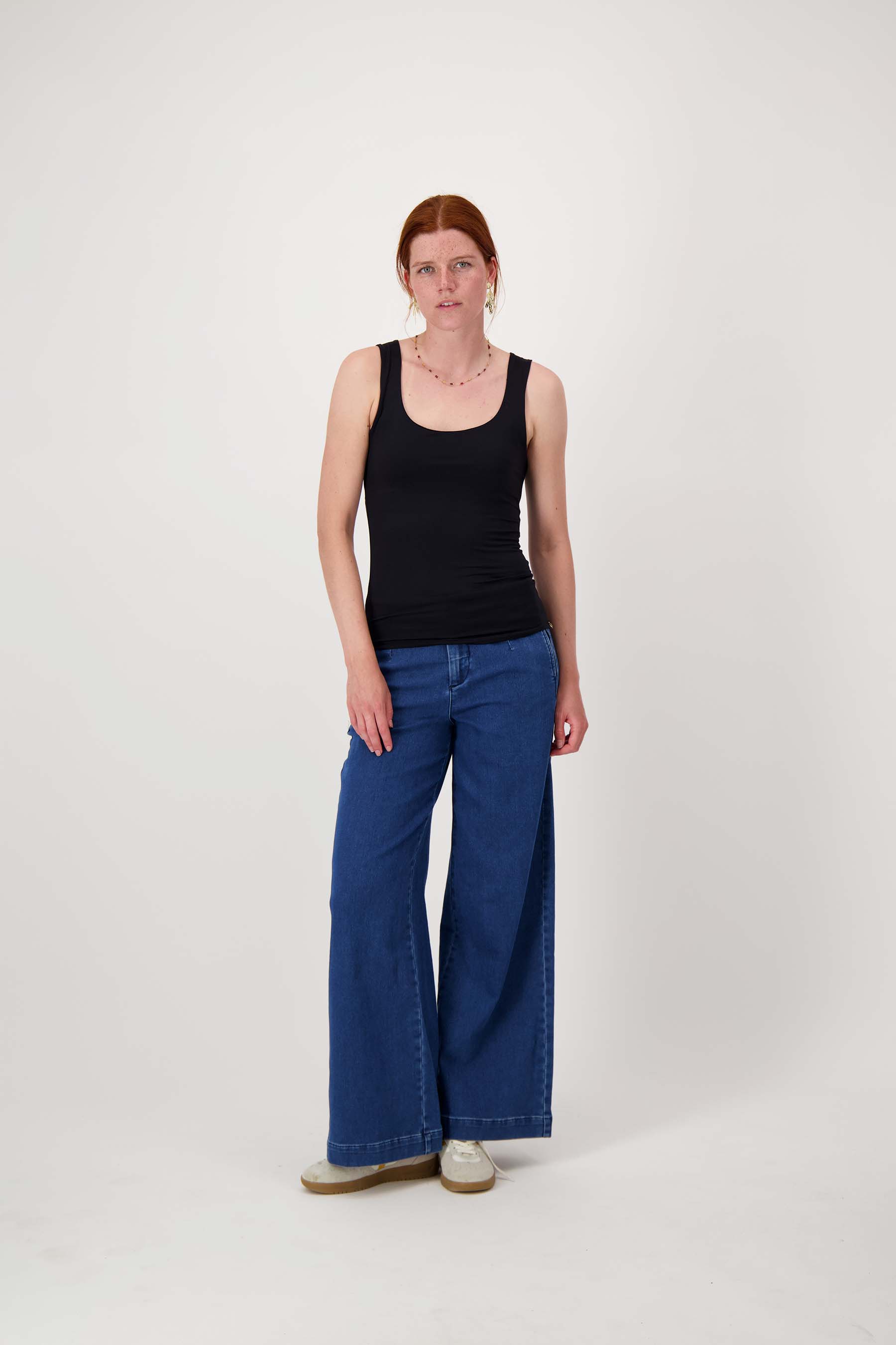 basic singlet met stretch