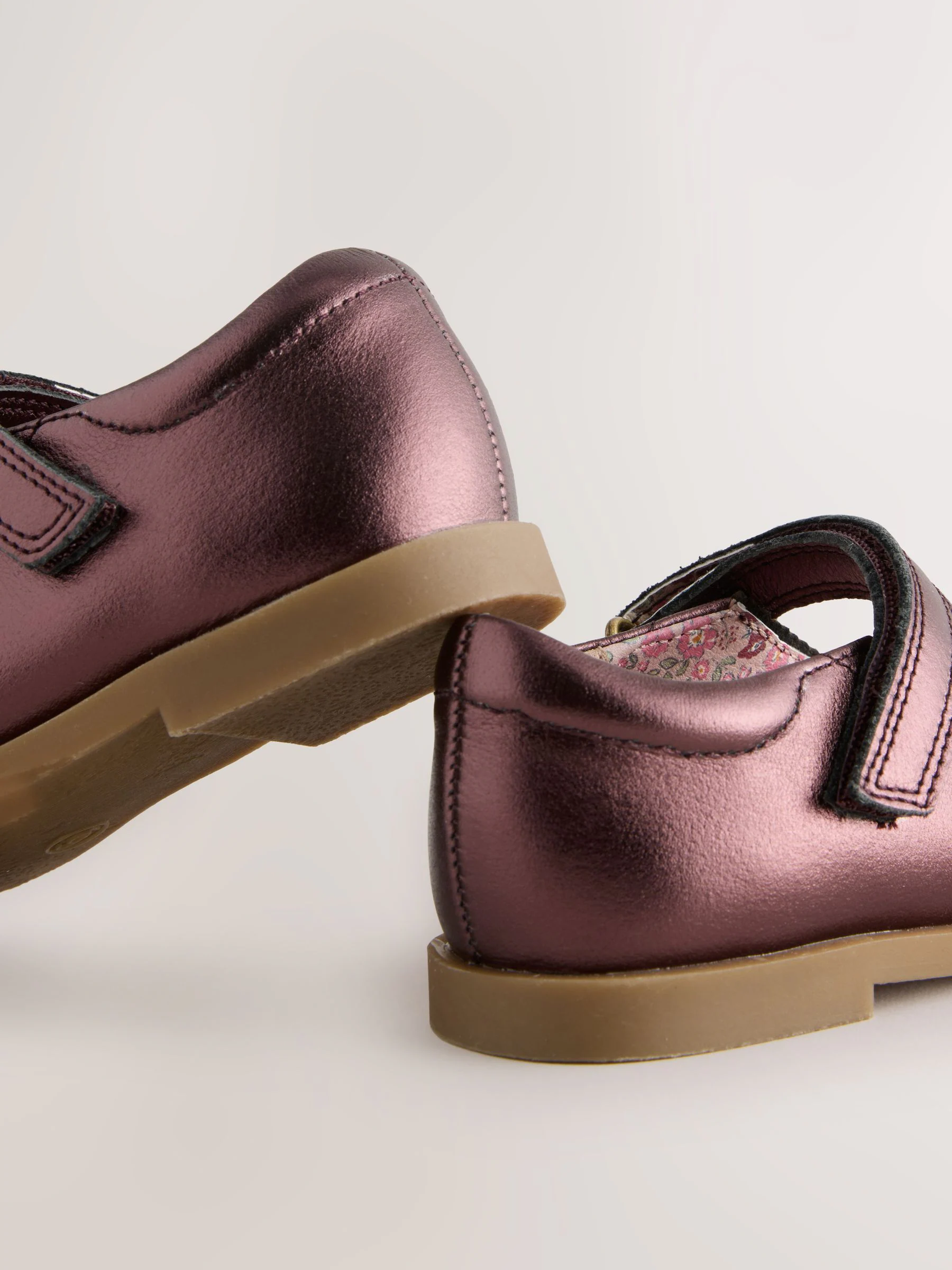 Bordeauxrood - Leren brogue schoenen met klittenbandsluiting