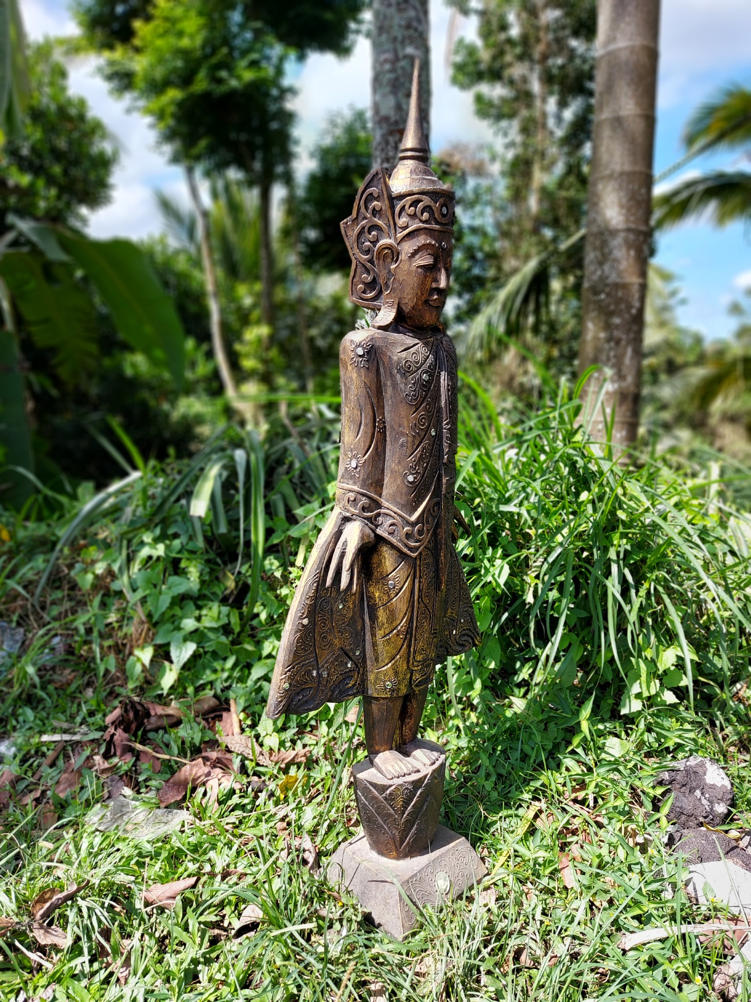 Skulptur 'Buddha stehend' Thai Style, vintage gold, H 120 cm, B 48 cm, L 18 cm von fischer's lagerhaus