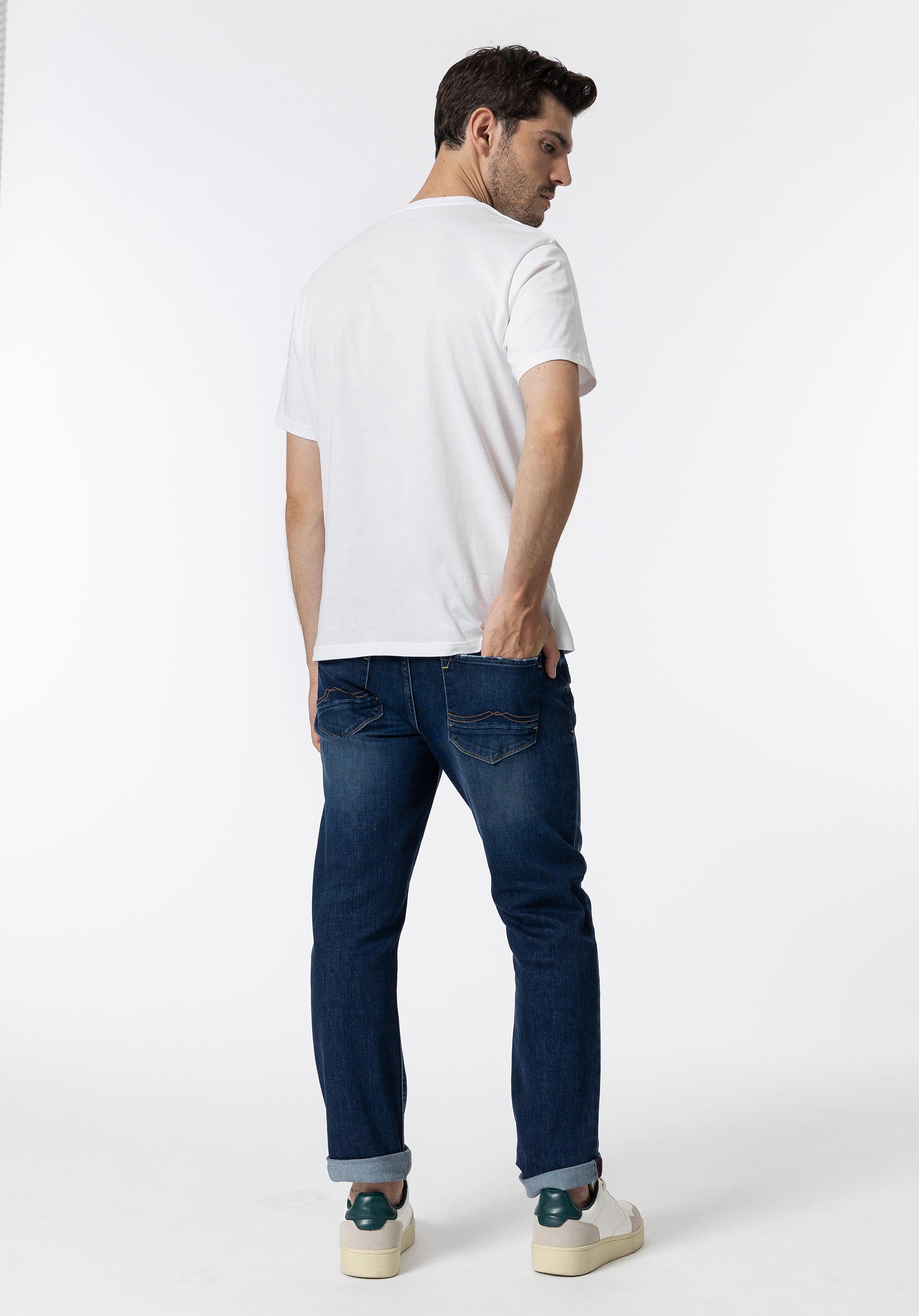 Jeans Leo Comfort Fit com Rasgões