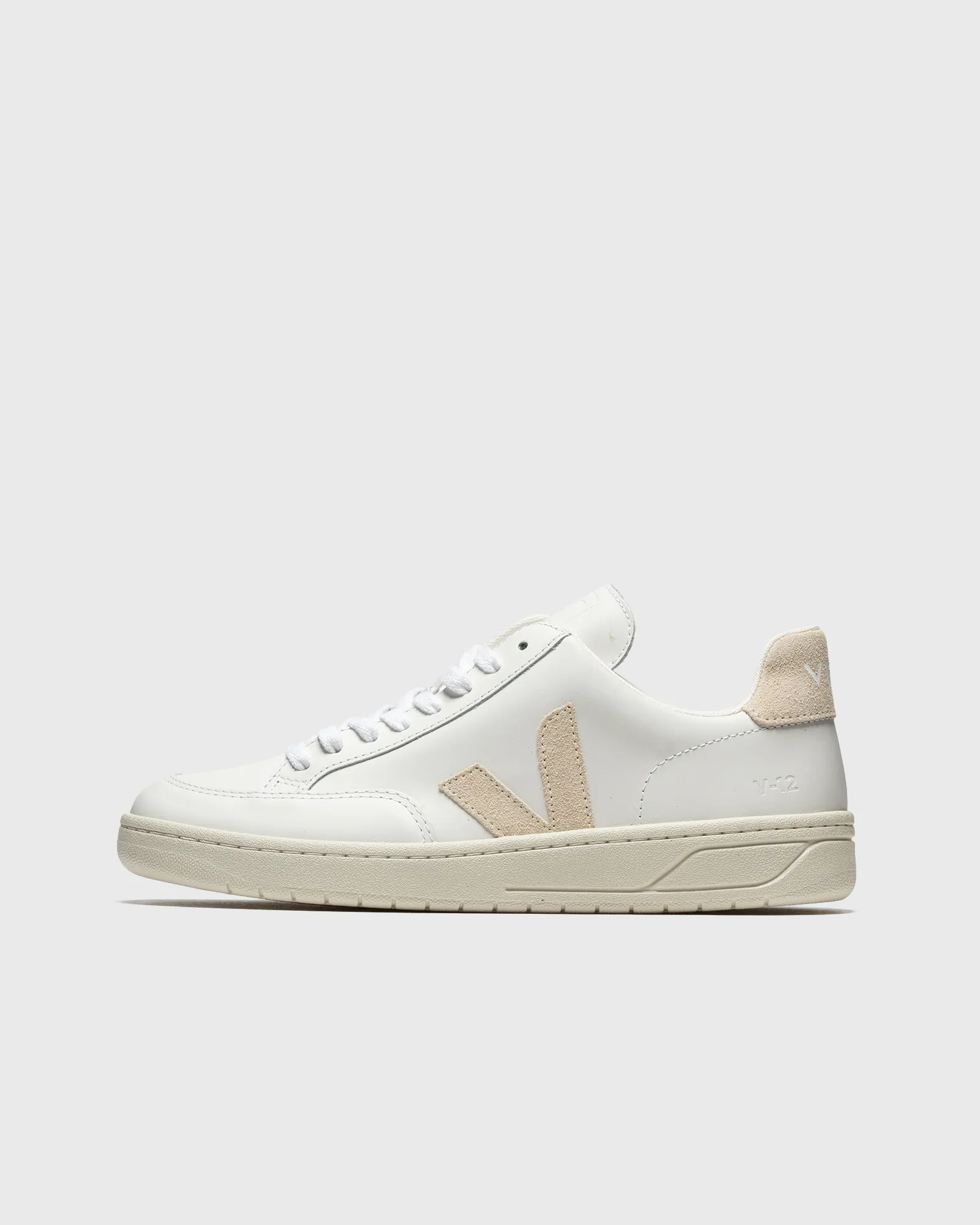 Veja WMNS V-12 LEATHER