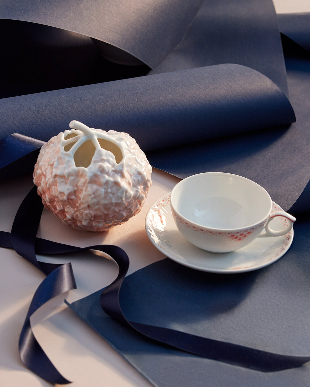Royal Copenhagen  The Art Of Giving Flowers Hortensiavase - Koral